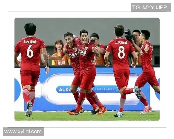 全北现代与上海上港下半场激战回顾精彩瞬间与关键时刻解析